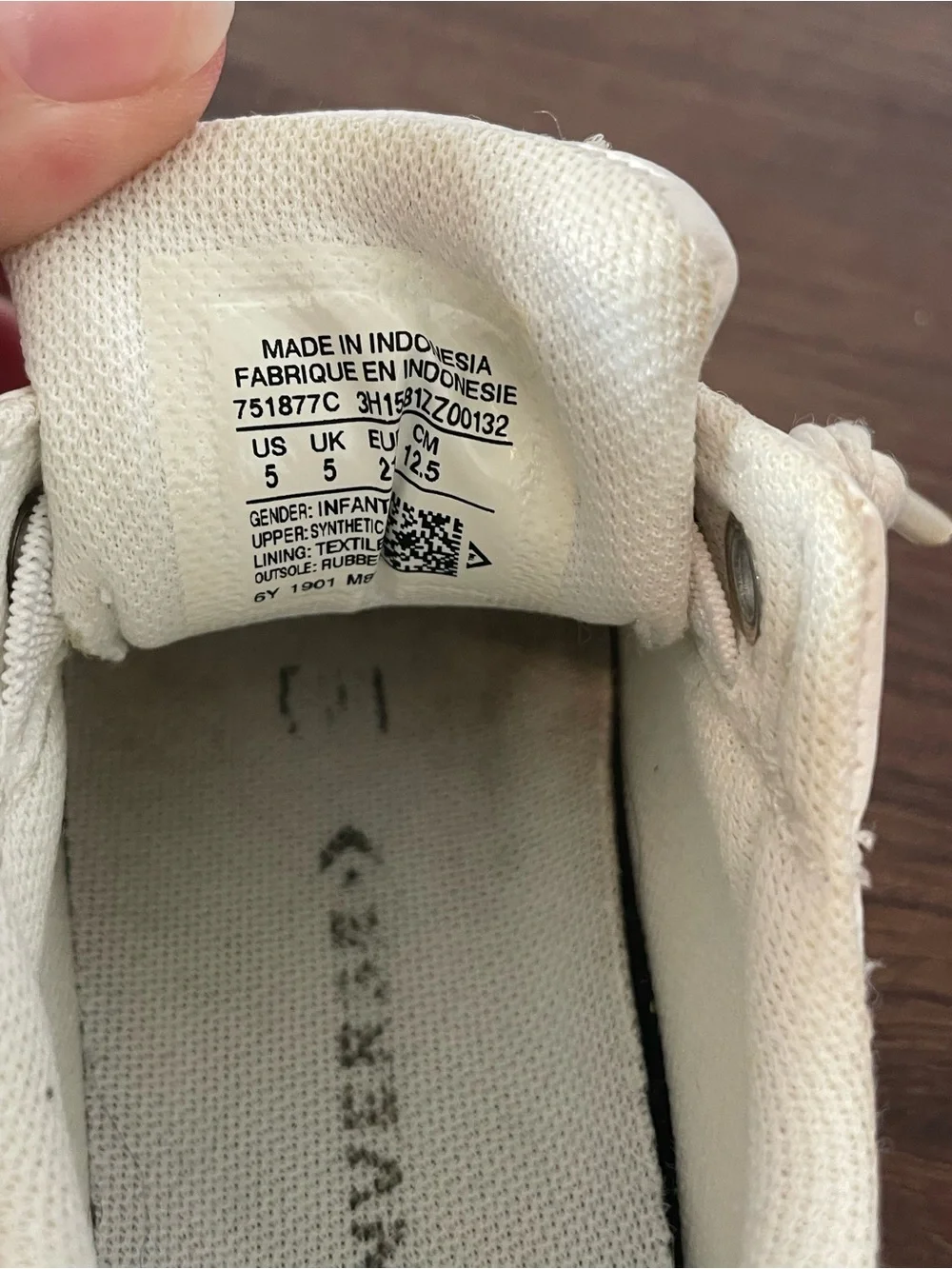 Converse Toddler Size 5 Low-Top Leather Sneakers in White
